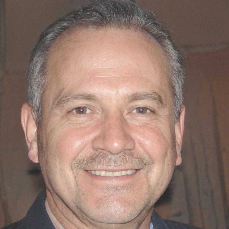 Instructor Carlos Mendoza